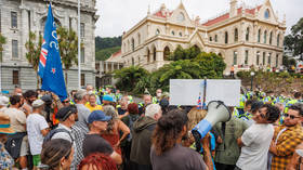 NZ protests swell, defying police ultimatum