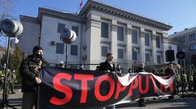 Russia to evacuate its diplomats from Ukraine