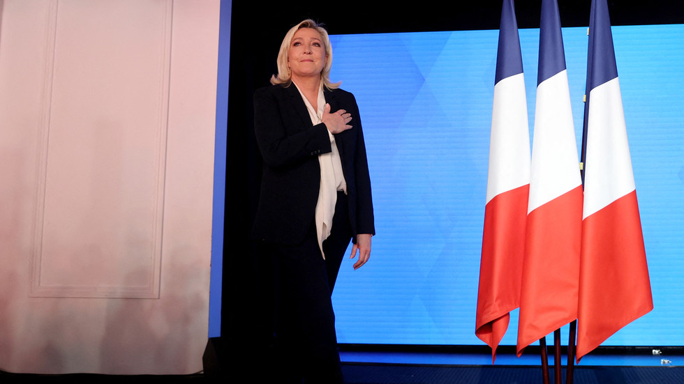 Marine Le Pen concedes defeat in French presidential election