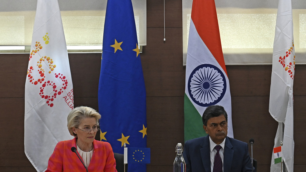 EU to offer India more military hardware – media