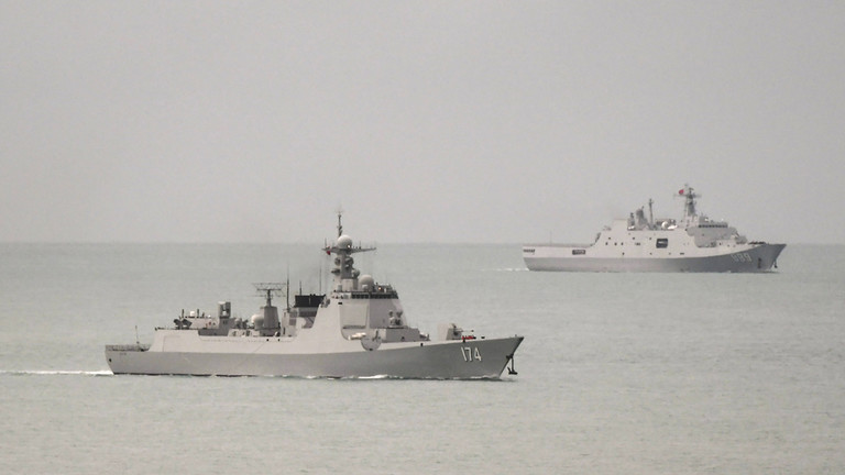 Tàu chiến Trung Quốc thực hiện nhiệm vụ tuần tra. © AFP / Australian Defense Forces