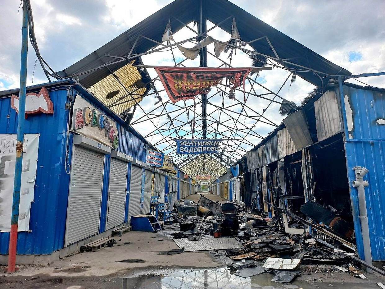 Scene of destruction in the bombed Donetsk market. Photo: Eva Bartlett
