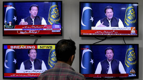 ФОТО НА ФАЙЛ: Прямое обращение к нации премьер-министра Пакистана Имрана Хана.  © AP / Анджум Навид