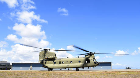 FILE PHOTO: A CH-47 Chinook from the 5th Aviation Regiment is seen deploying from Townsville in Townsville, Australia. © Ian Hitchcock / Getty Images