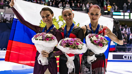 Russian figure skating trio Anna Shcherbakova, Kamila Valieva and Alexandra Trusoav. © Jurij Kodrun / International Skating Union via Getty Images