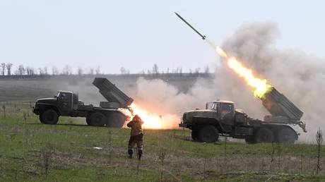 FILE PHOTO. Multiple rocket launchers of the Donetsk People’s Republic militia in action. © Sputnik/Ilya Pitalev