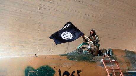 Strike West as it’s distracted by Ukraine, ISIS tells members