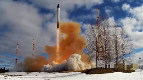 FILE PHOTO: An RS-28 Sarmat intercontinental ballistic missile blasts off during a test launch from the Plesetsk Cosmodrome, in the Arkhangelsk region, Russia, April 21, 2022