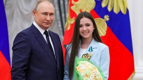 Vladimir Putin welcomed Kamila Valieva to the Kremlin. © RIA / Mikhail Klimentyev