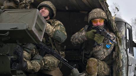 FILE PHOTO: Ukrainian troops during training. © AFP / Genya Savilov