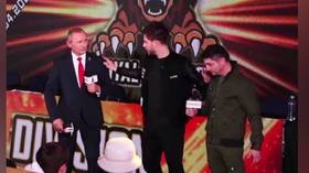 Putin vs Zelensky lookalike fight scrapped after backlash (VIDEO)