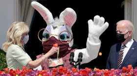 Le lapin de Pâques éloigne Biden de la presse (VIDÉOS)
