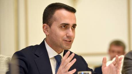 FILE PHOTO Luigi Di Maio speaks at a meeting in Yerevan, Armenia, April 3, 2022 © AFP / Karen Minasyan