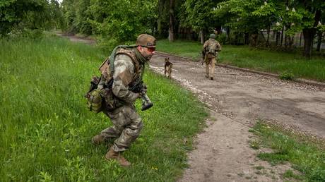 FILE PHOTO. Ukrainian Territorial Defense soldiers on patrol. ©John Moore / Getty Images