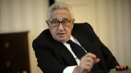 Henry Kissinger speaks during an interview in Washington DC. © Brooks Kraft LLC / Corbis via Getty Images