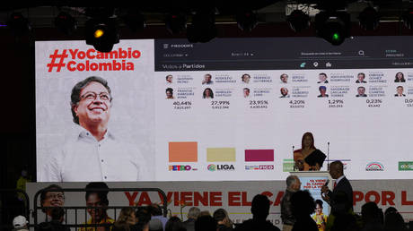 Colombia heads for presidential election runoff