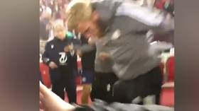 Aficionado inglés encarcelado por brutal cabezazo a futbolista (VIDEO) — RT Sport News
