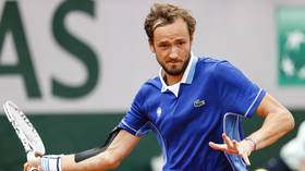 Medvedev targets top ranking as he storms into next round