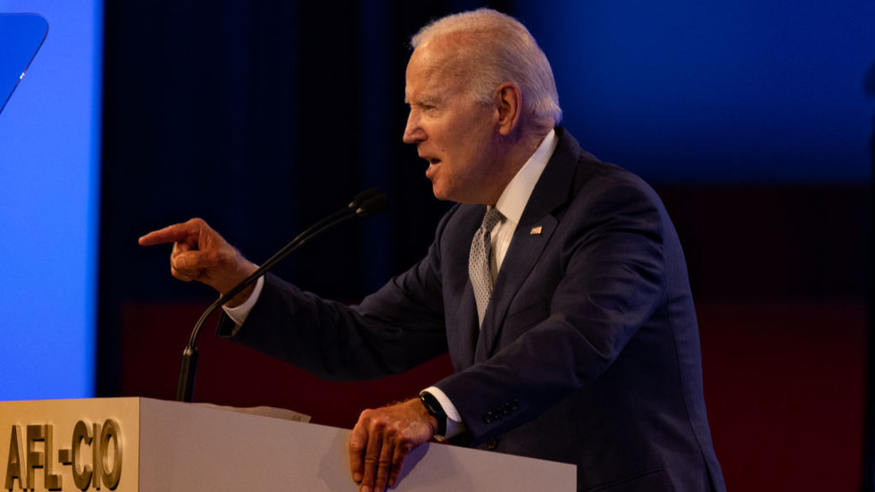 Biden angrily denies being reckless spender — RT World News