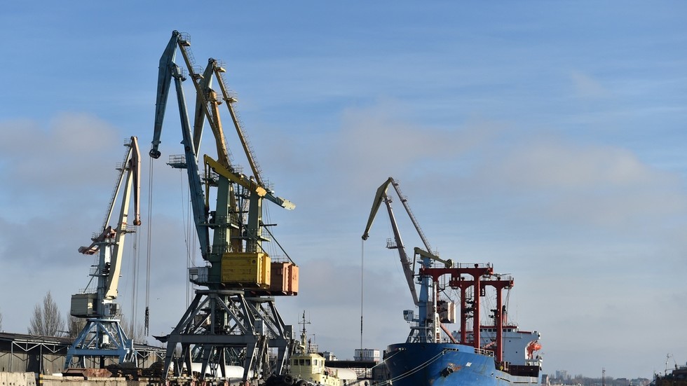 Grain-laden vessel leaves Ukrainian port – official