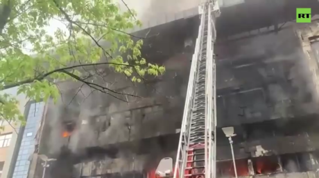 Business center in Moscow on fire, people feared trapped inside
