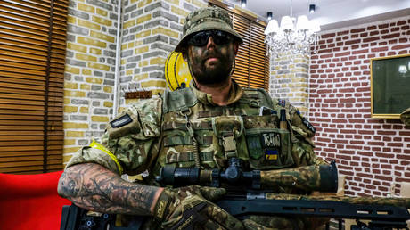 DOSYA FOTOĞRAFI.  Ukrayna özel kuvvetlerine katılan İngiliz keskin nişancı.  © Getty Images / Rick Mave