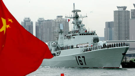 FILE PHOTO. The Chinese naval missile destroyer Shenzhen. © Getty Images / Koichi Kamoshida