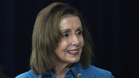 Nancy Pelosi arrives for a meeting with Canadian Prime Minister Justin Trudeau at the Summit of the Americas in Los Angeles, California, June 10, 2022 © AP / Jae C. Hong
