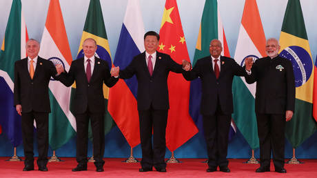 (L to R) Brazil's President Michel Temer, Russia's President Vladimir Putin, China's President Xi Jinping, South Africa's President Jacob Zuma and India's Prime Minister Narendra Modi. © WU HONG / POOL / AFP