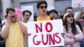 US lawmakers reach deal on gun control