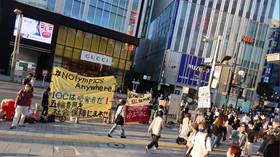 Para pengunjuk rasa menentang tawaran Olimpiade Musim Dingin Jepang 2030