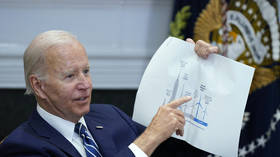 Biden exposes 'cheat sheet' to reporters
