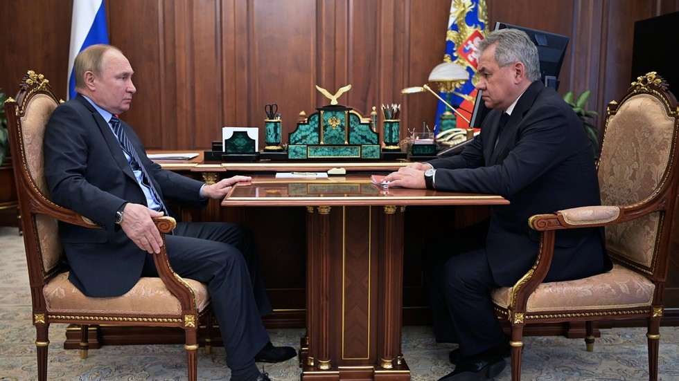 Defense minister updates Putin on latest Ukrainian losses