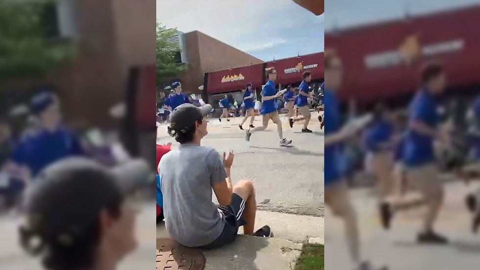 Taking pictures at Independence Day parade in US (VIDEO) — RT World Information