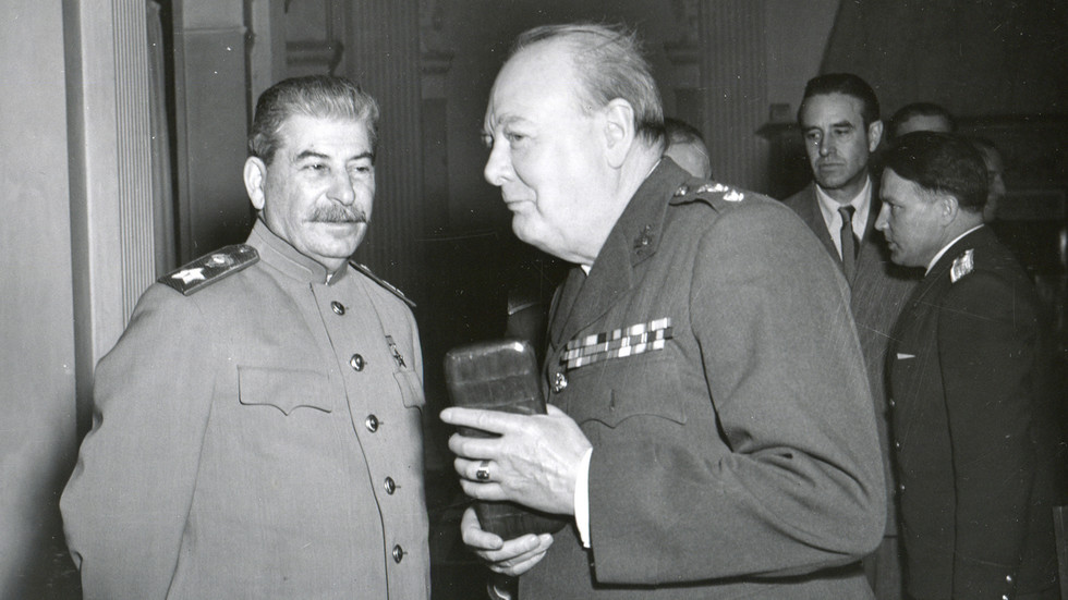 Zelensky, 2022, Stalin 1942: the US propaganda machine can easily make heroes, but it can quickly change the script