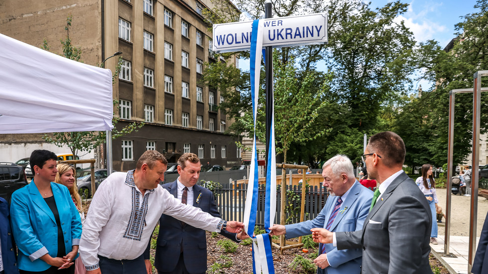 Polish metropolis dedicates sq. to Ukraine — RT World Information