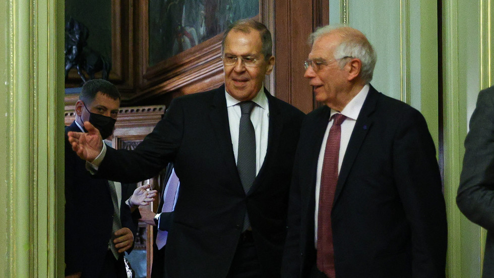 Cover me, not Lavrov – EU's top diplomat tells media — RT World News
