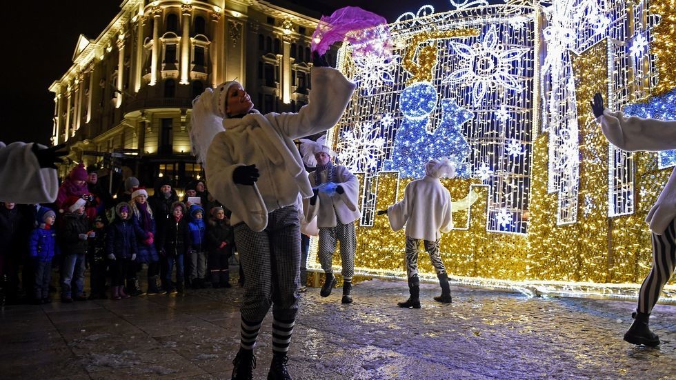 Warsaw mulls reducing down on Christmas lights — RT World Information