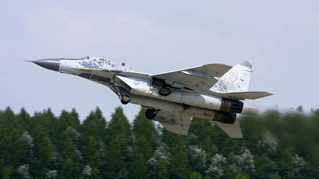 FILE PHOTO: A Slovak MiG-29 taking off for its demo at the Kecskemet Airshow in Kecsemet, Hungary, August 7, 2010 © Wikipedia