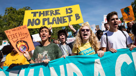 ABD Yüksek Mahkemesi'nin karbon emisyonu kararı tüm dünyayı etkiliyor — RT World News