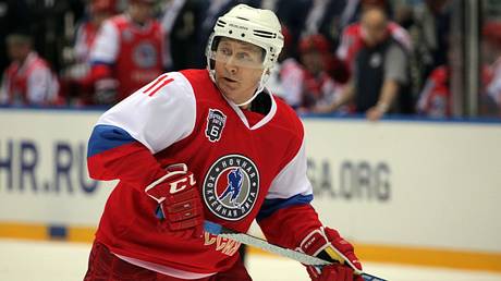 Putin is a keen hockey player himself. © Nataliy Zemboska / Anadolu Agency / Getty Images