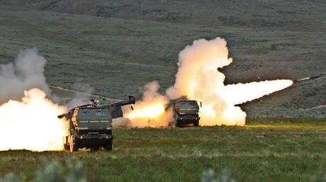 FILE PHOTO: HIMARS systems. © Wikipedia