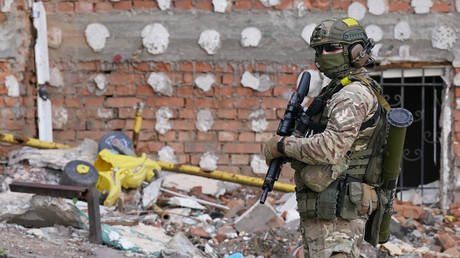 A Ukrainian soldier in Kiev, Ukraine, July 7, 2022. © Niall Carson / PA Images / Getty Images