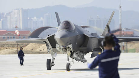 FILE PHOTO: US Air force F-35A aircraft at Chungju Air Base, South Korea, 2019. © South Korea Defense Acquisition Program Administration / Getty Images