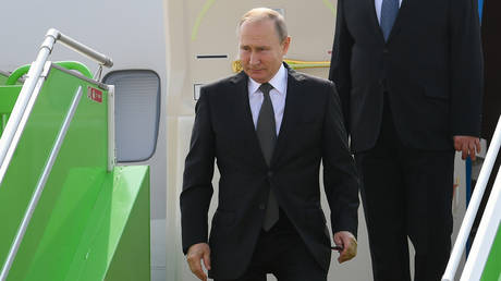 FILE PHOTO: Russia’s President Vladimir Putin leaving his plane. © Sputnik / Ramil Sitdikov