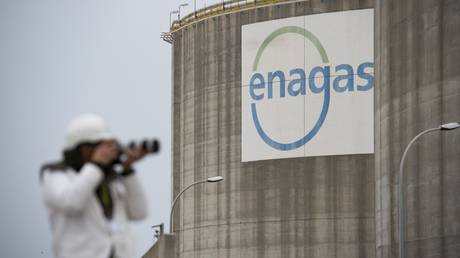 A gas storage container at the Enagas regasification plant in Barcelona, Spain, March 29, 2022 © AFP / Josep Lago