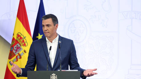 Ditch neckties to save energy – Spanish PM