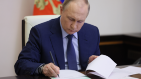 Putin signs law against media discrimination 