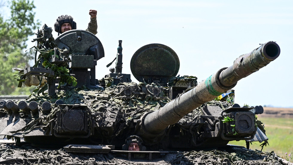 https://www.rt.com/information/561390-slovakia-tanks-ukraine-germany/EU nation sending Soviet-made tanks to Ukraine – media