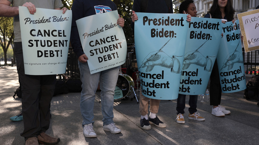 https://www.rt.com/information/561493-biden-student-loans-criticism/Biden proclaims controversial pupil mortgage debt reduction package deal